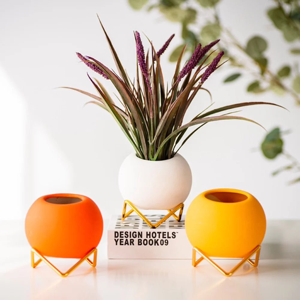 Ceramic Vase with Metal Frame 3.9x4.1in Z866025