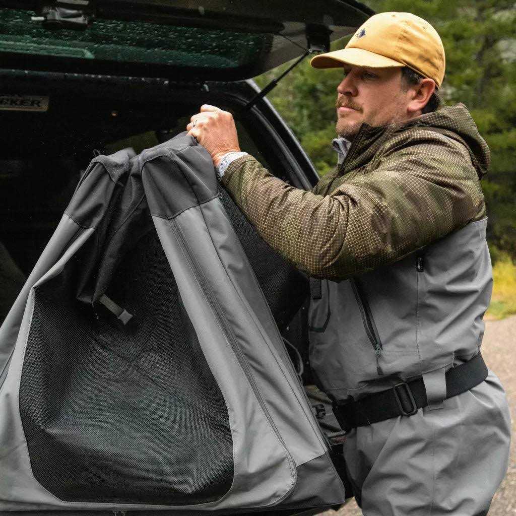 Folding Travel Crate H848098