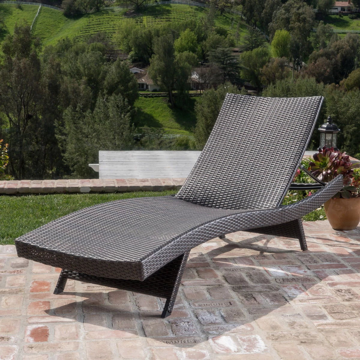 Grey Outdoor Wicker Lounge O992035