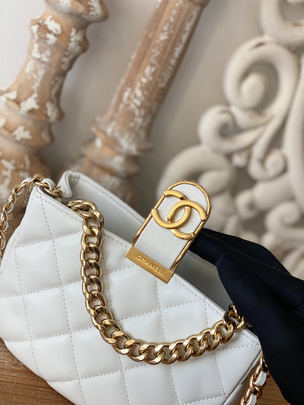 Small Hobo Bag White T8469