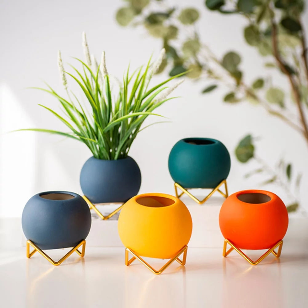 Ceramic Vase with Metal Frame 3.9x4.1in Z866025