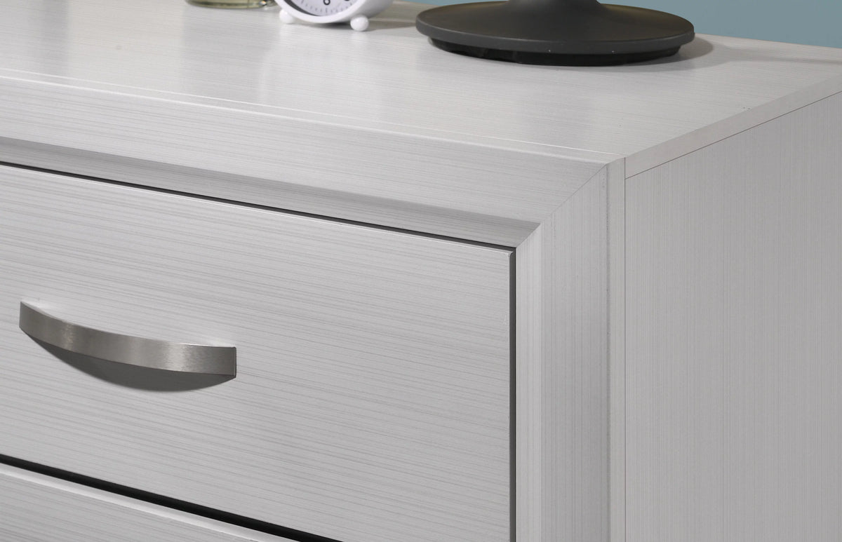 White Queen Bedroom Set with Dresser, Mirror, Night Stand V69426